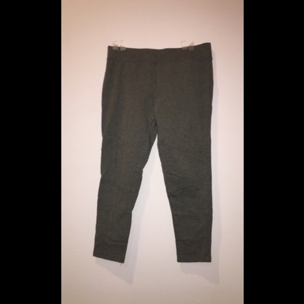 grey leggings